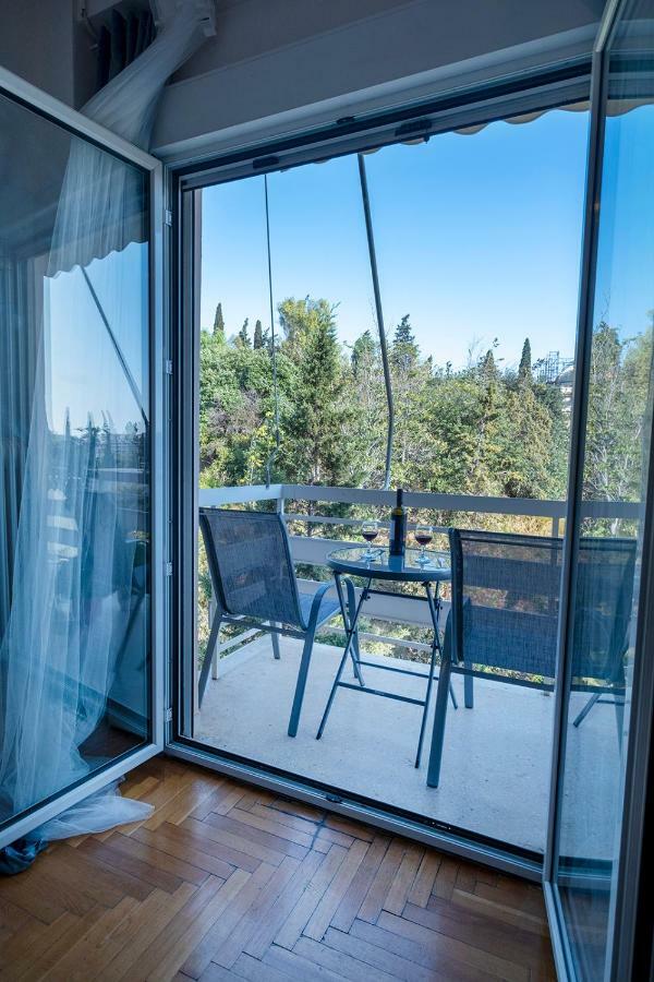 Appartamento Estia near Acropolis Atene Esterno foto